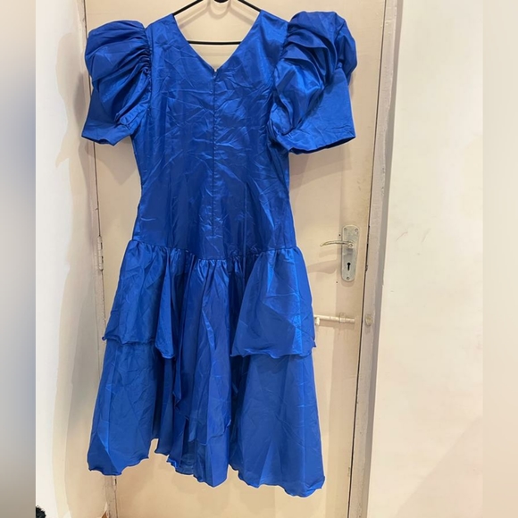 Blue silk gown - Picture 7 of 9